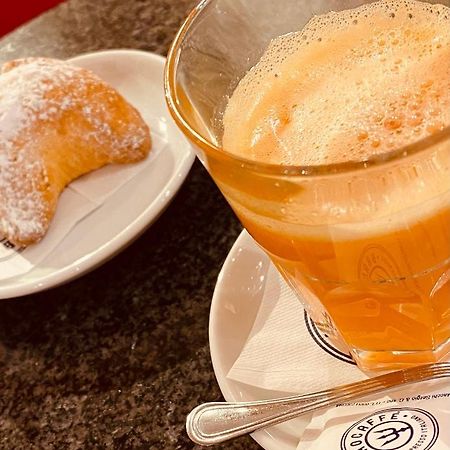 Michelangelo House Bed & Breakfast Trento Bagian luar foto