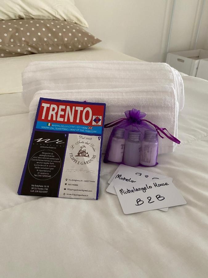 Michelangelo House Bed & Breakfast Trento Bagian luar foto