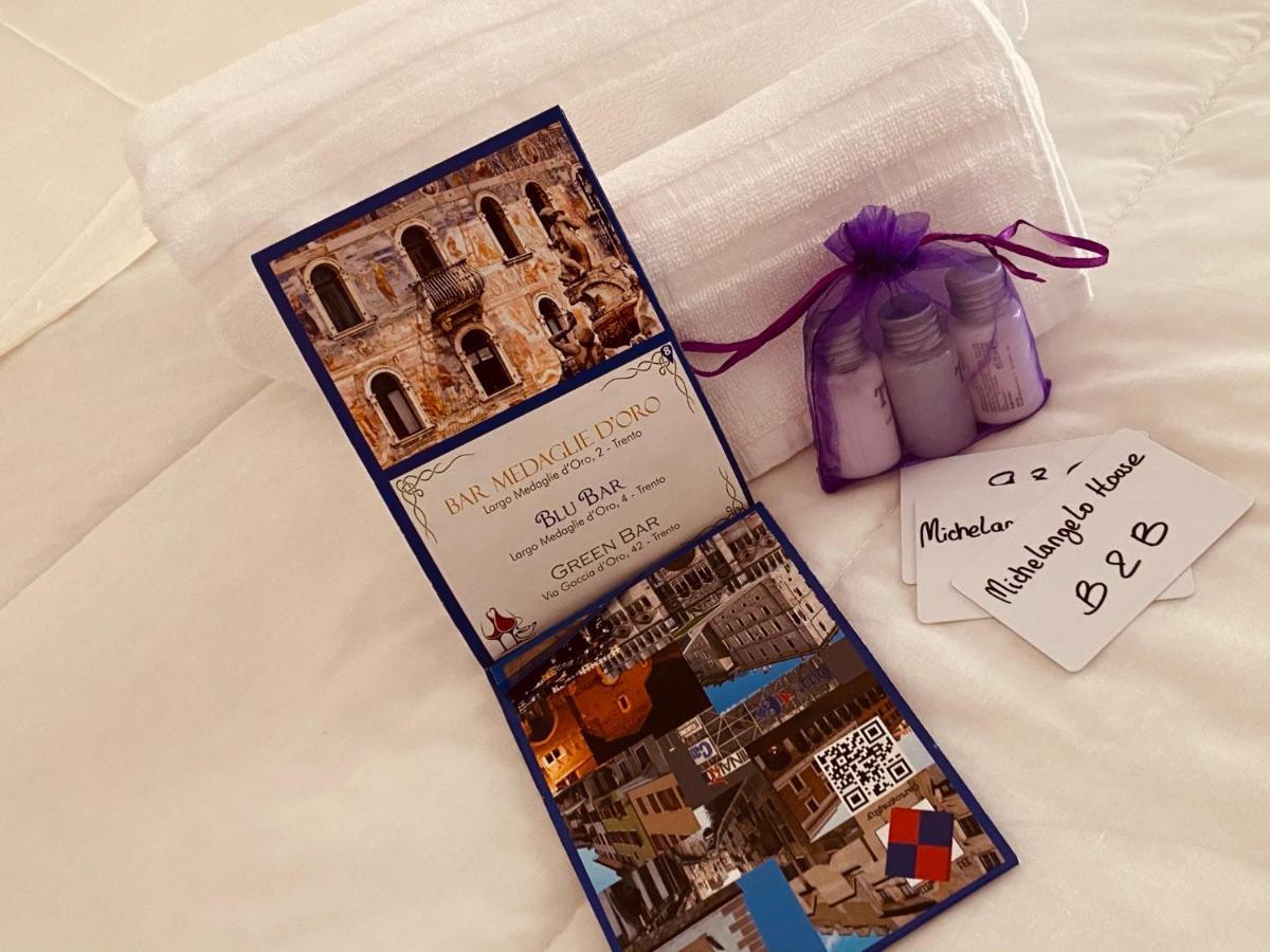 Michelangelo House Bed & Breakfast Trento Bagian luar foto